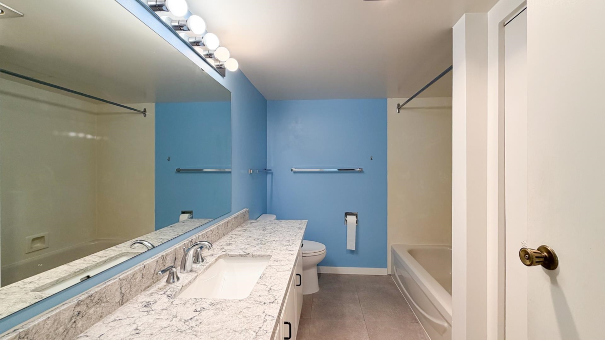 Powder Room Photo of 205 1750 Maple Street, Vancouver, BC