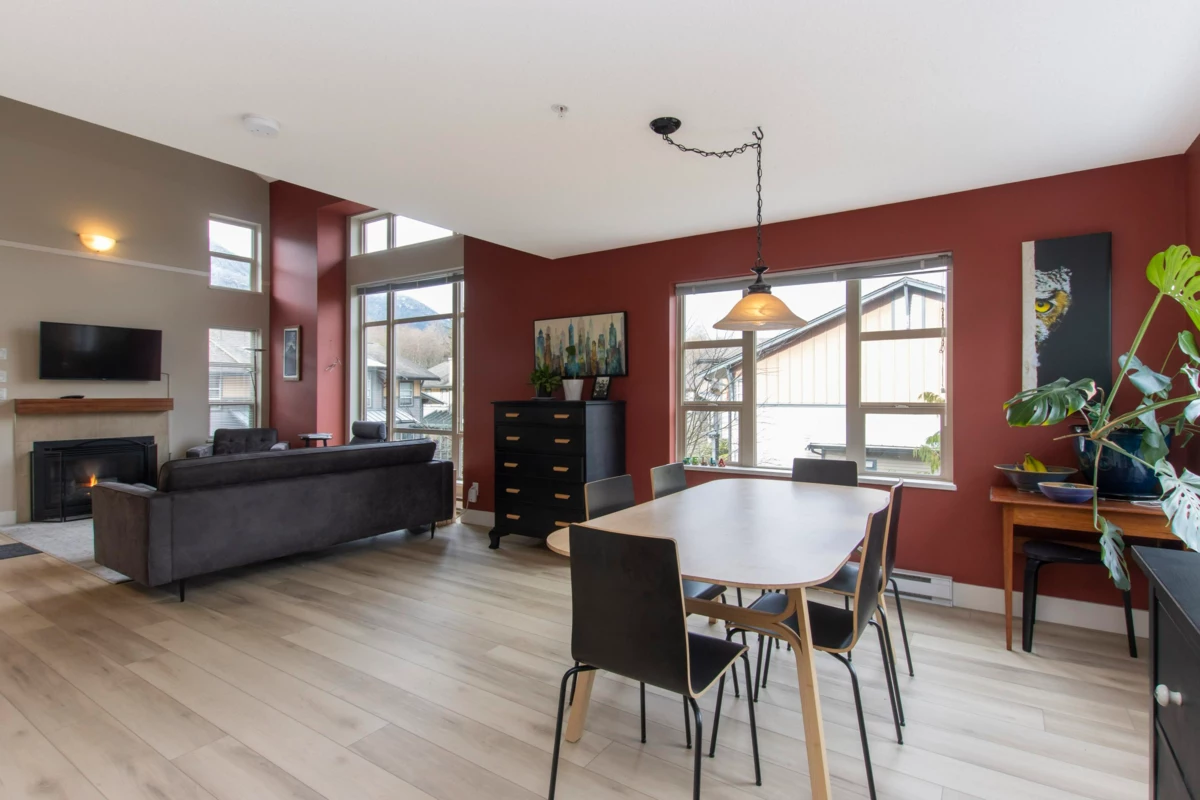 Dining Area Photo of 201 1174 Wingtip Place, Squamish, BC