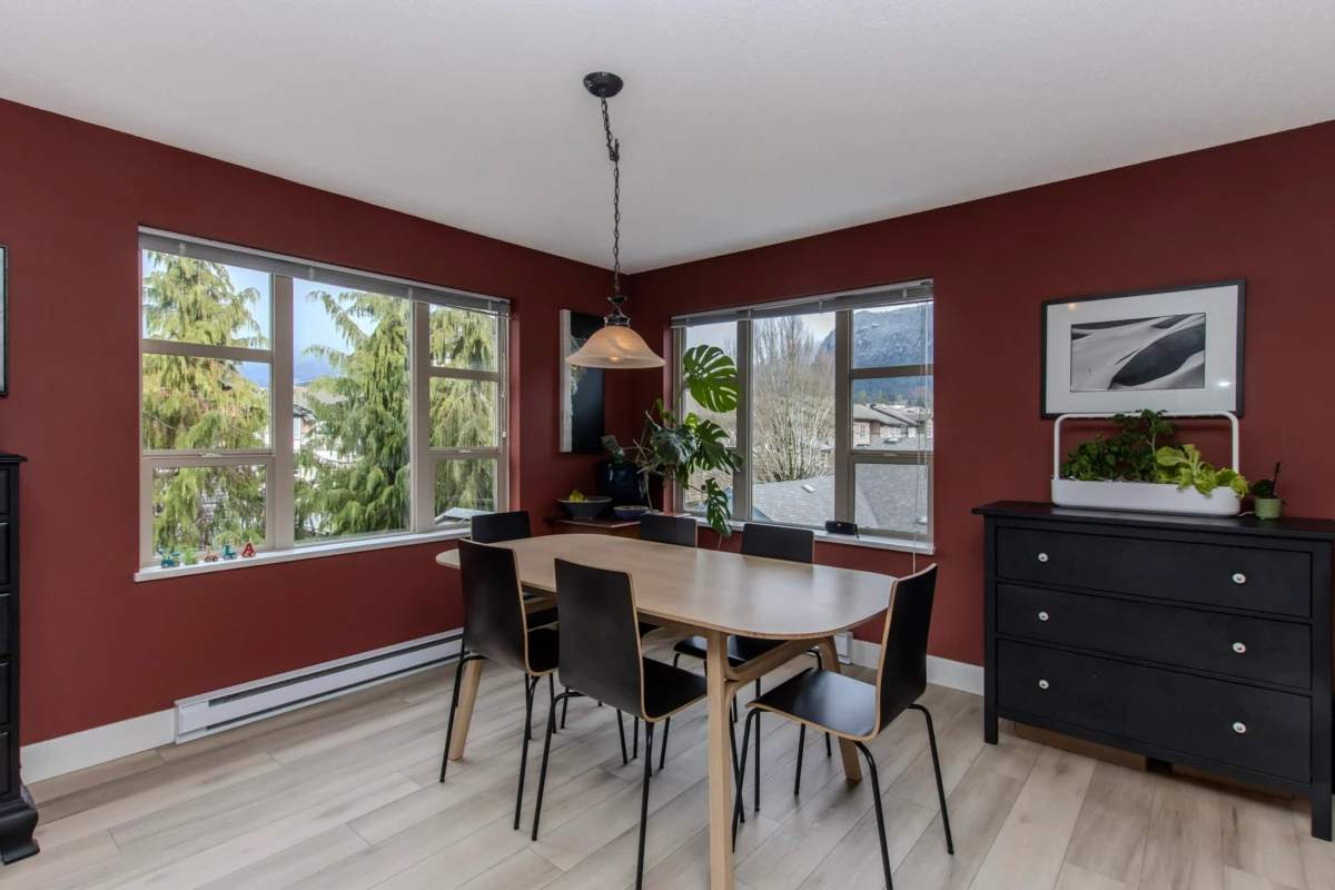 Kitchen Photo of 201 1174 Wingtip Place, Squamish, BC