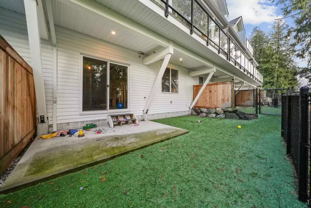 Entry Foyer Photo of 25 47203 Vista Place, Chilliwack, BC