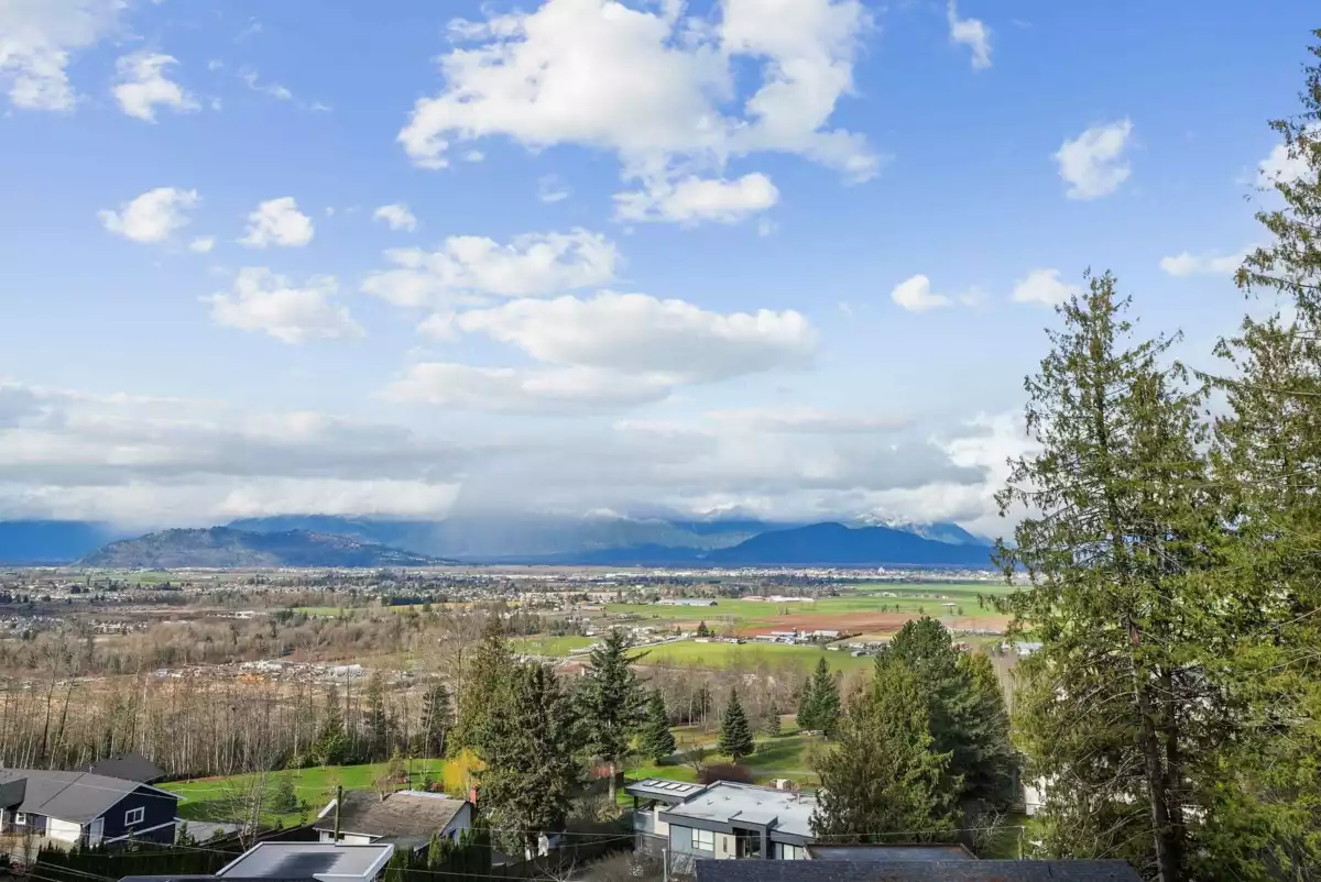 Garage Interior Photo of 25 47203 Vista Place, Chilliwack, BC