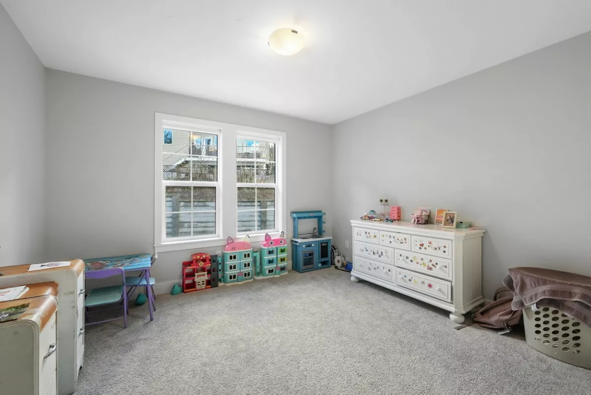 Walk-In Closet Photo of 25 47203 Vista Place, Chilliwack, BC