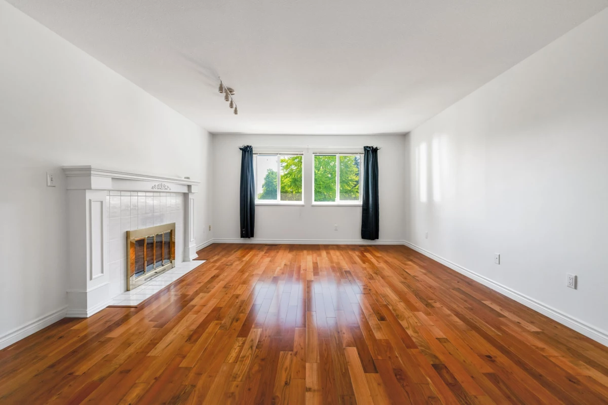Entry Foyer Photo of 2507 Ashurst Avenue, Coquitlam, BC