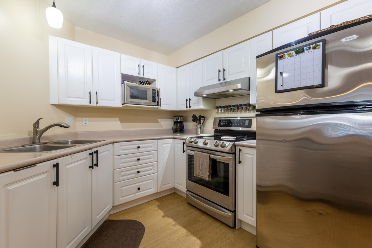 Kitchen Photo of 208 33599 2 Avenue, Mission, BC