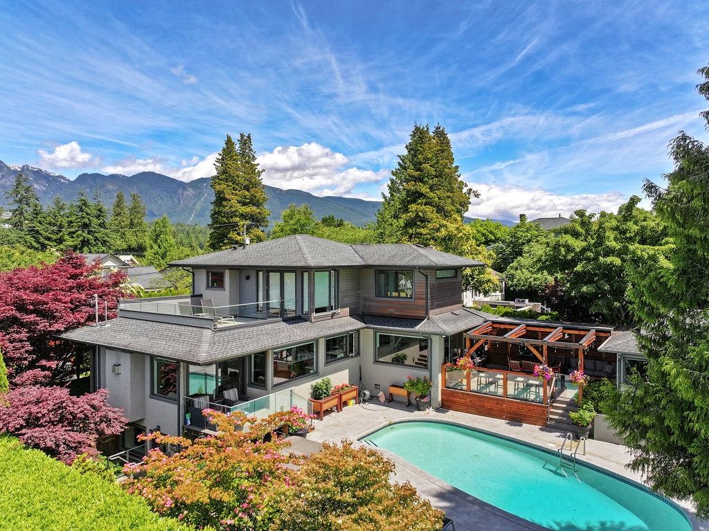 Exterior Front Photo of 990 Jefferson Avenue, West Vancouver, BC