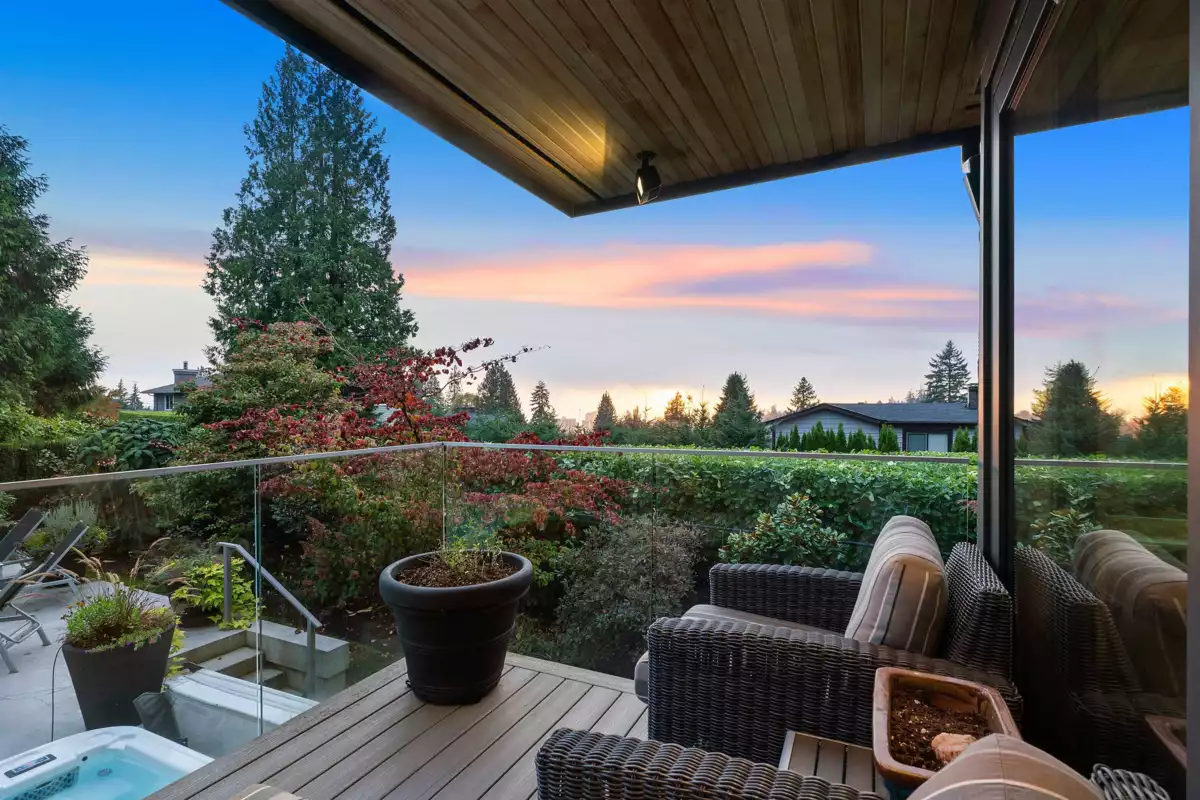 Family Room Photo of 990 Jefferson Avenue, West Vancouver, BC