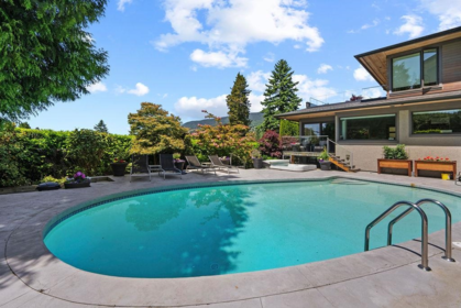Hot Tub / Spa Photo of 990 Jefferson Avenue, West Vancouver, BC