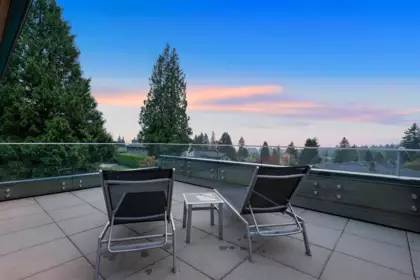 Kitchen Photo of 990 Jefferson Avenue, West Vancouver, BC