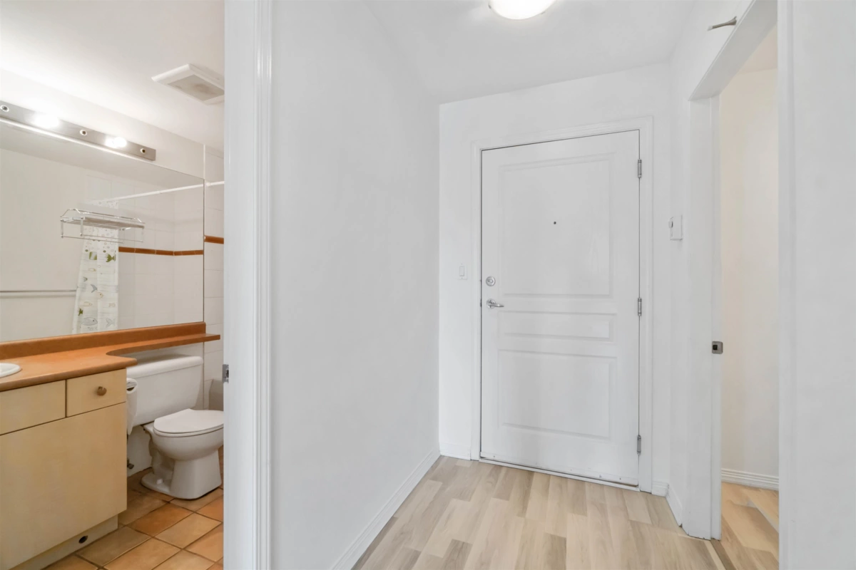 Basement Recreation Room Photo of 307 2929 W 4th Avenue, Vancouver, BC