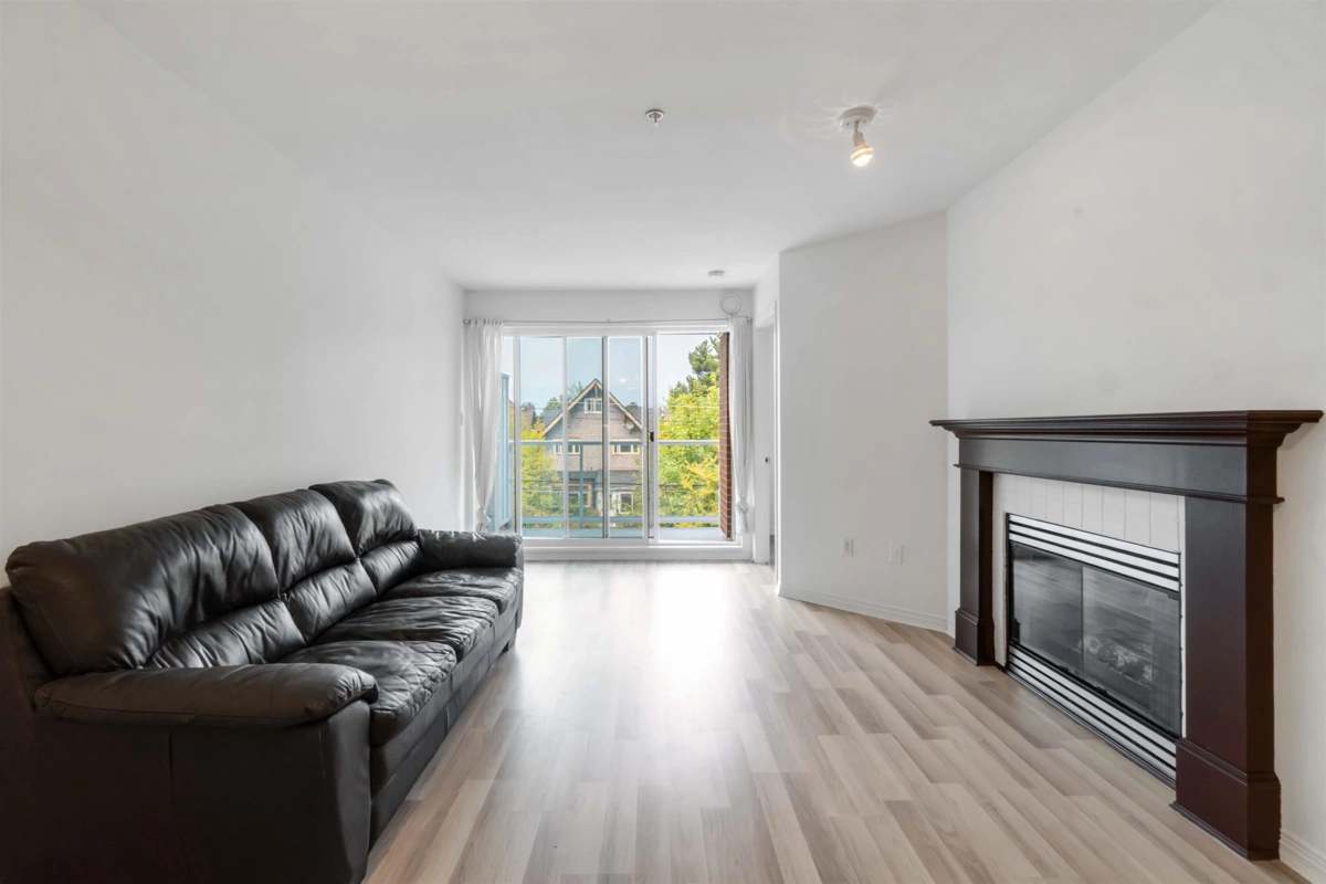 Bedroom 3 Photo of 307 2929 W 4th Avenue, Vancouver, BC