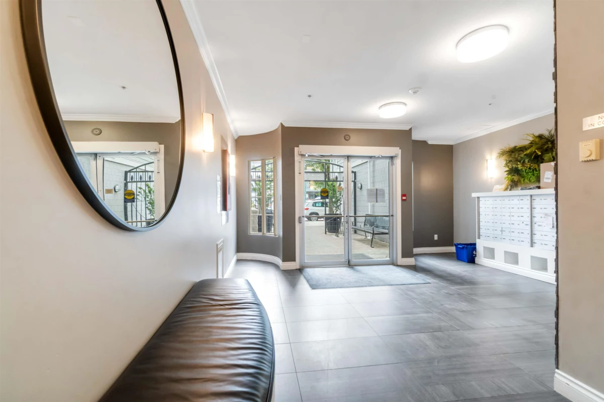Dining Area Photo of 307 2929 W 4th Avenue, Vancouver, BC