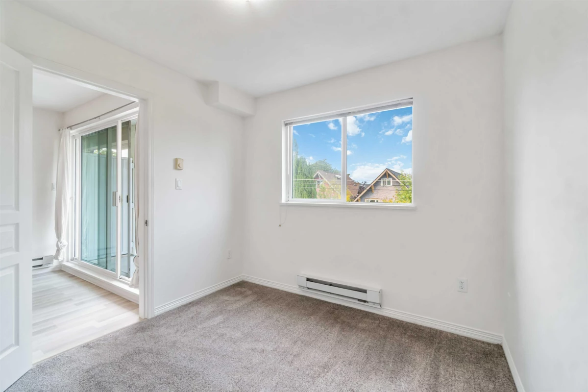 Entry Foyer Photo of 307 2929 W 4th Avenue, Vancouver, BC