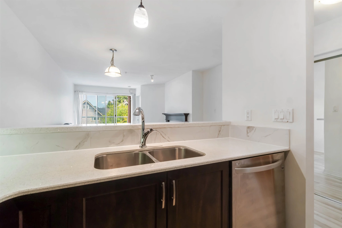 Primary Bathroom Photo of 307 2929 W 4th Avenue, Vancouver, BC