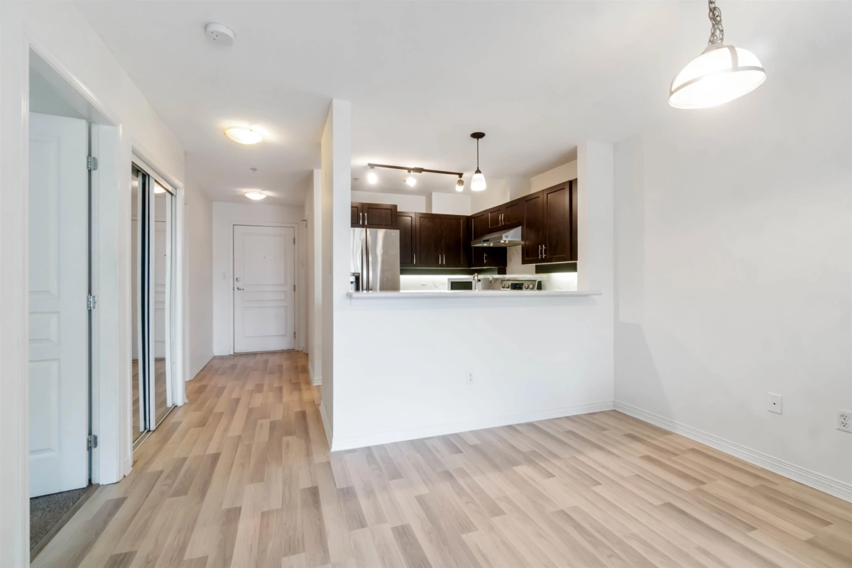 Walk-In Closet Photo of 307 2929 W 4th Avenue, Vancouver, BC