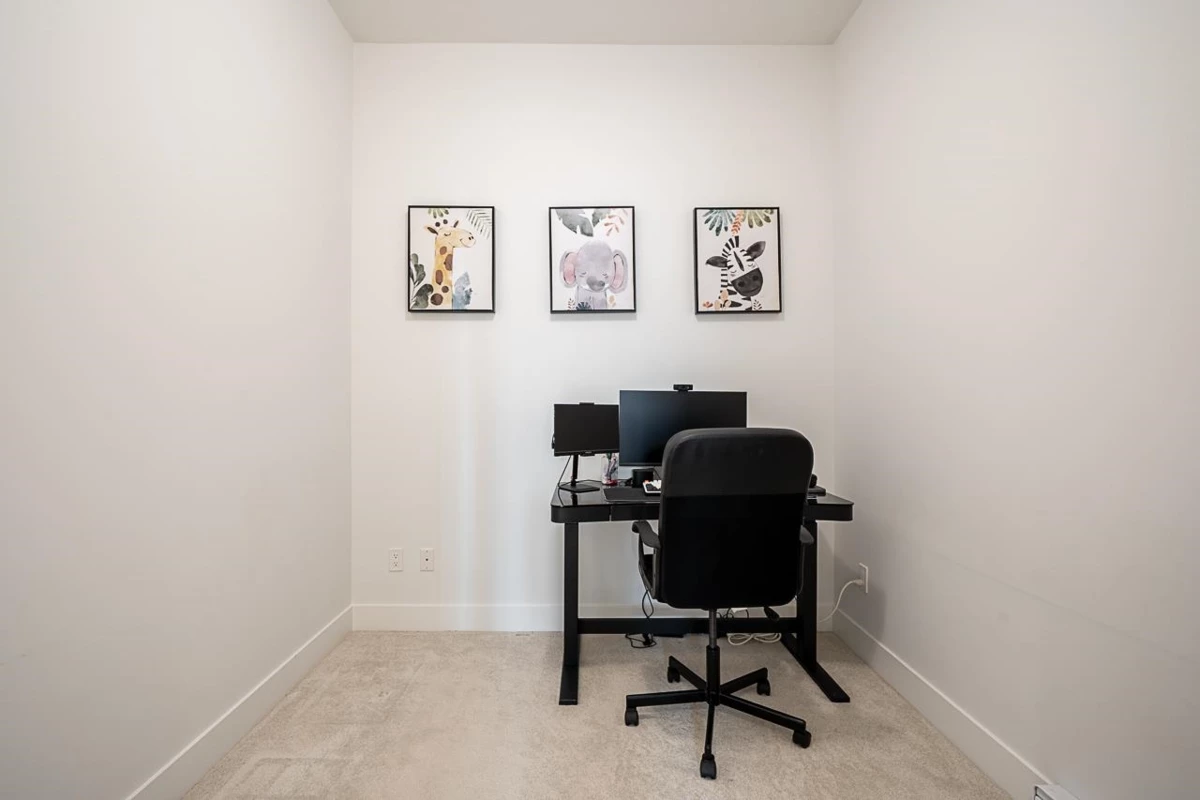 Mudroom Photo of 207 13929 105a Avenue, Surrey, BC