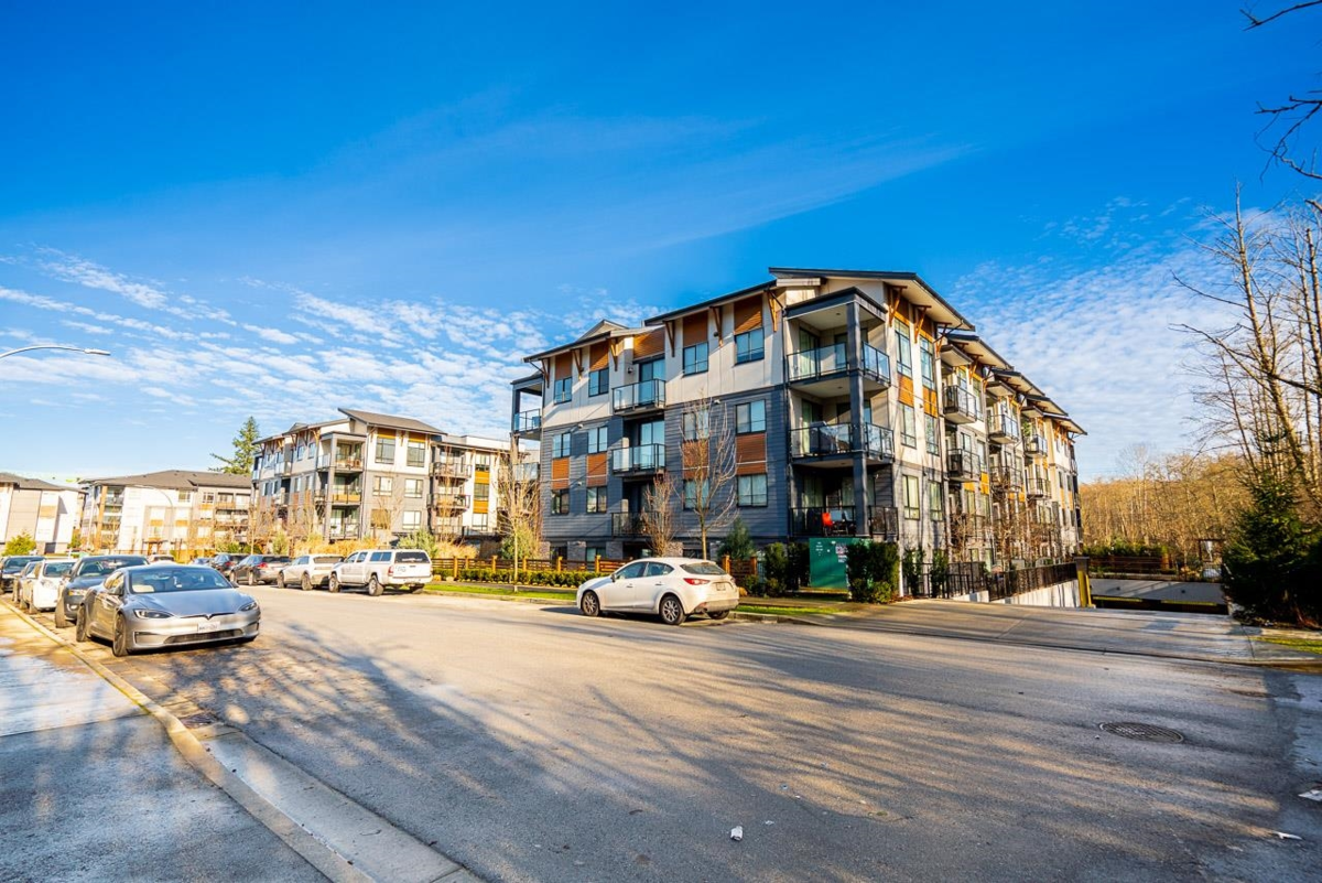Front Yard Photo of 209 7506 199a Street, Langley, BC