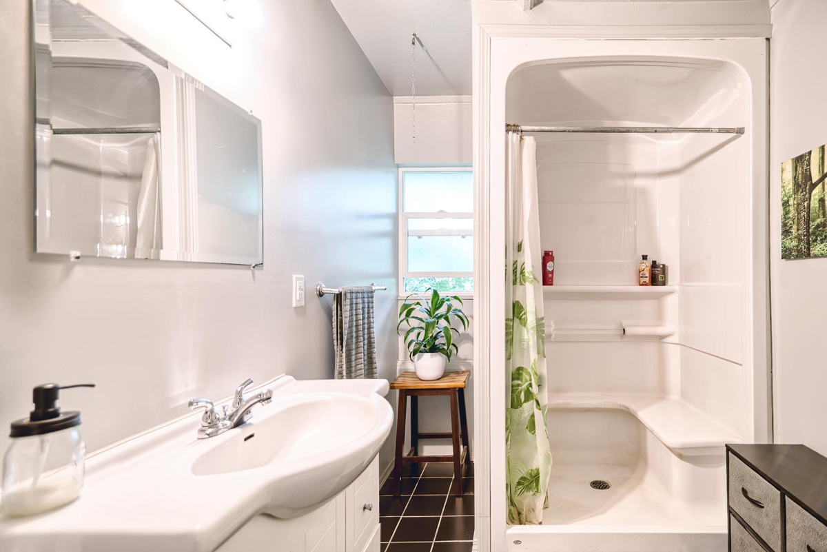 Dining Area Photo of 6582 Sunshine Coast Highway, Sechelt, BC