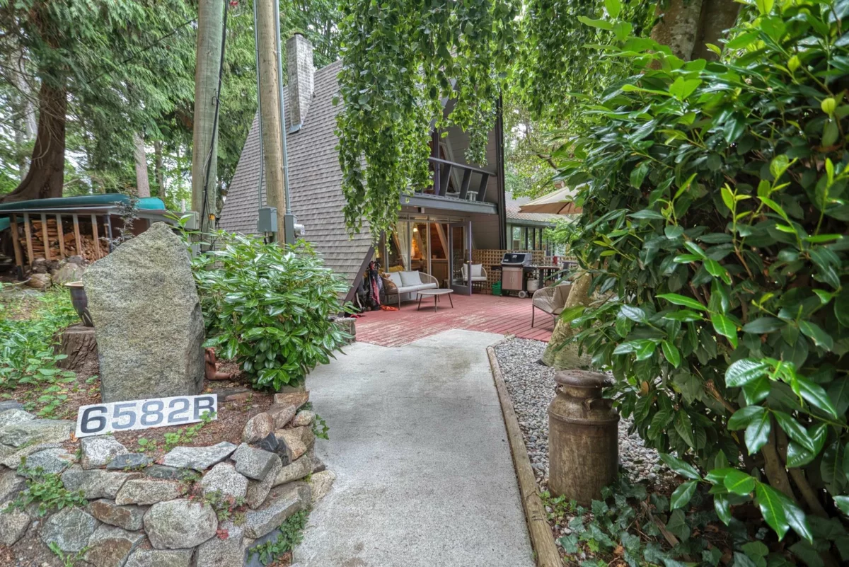 Garage Interior Photo of 6582 Sunshine Coast Highway, Sechelt, BC