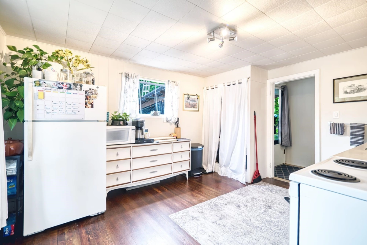 Garden / Landscaping Photo of 6582 Sunshine Coast Highway, Sechelt, BC