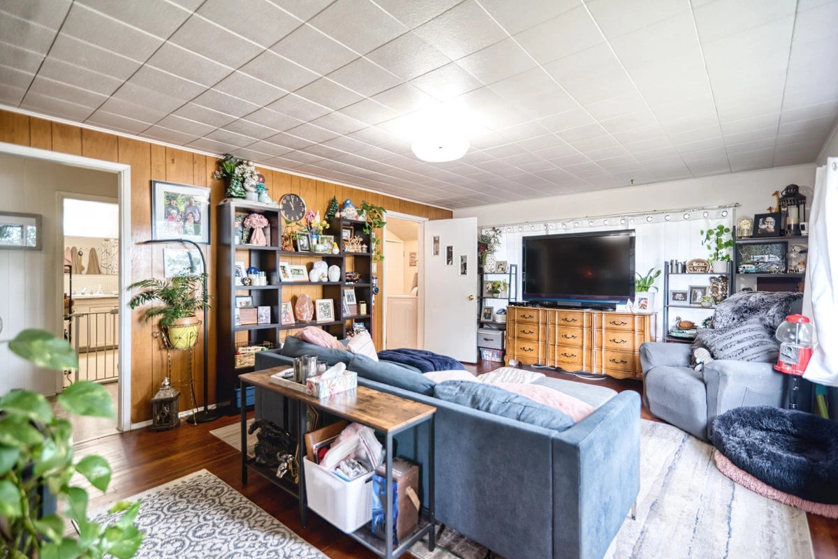 Hot Tub / Spa Photo of 6582 Sunshine Coast Highway, Sechelt, BC