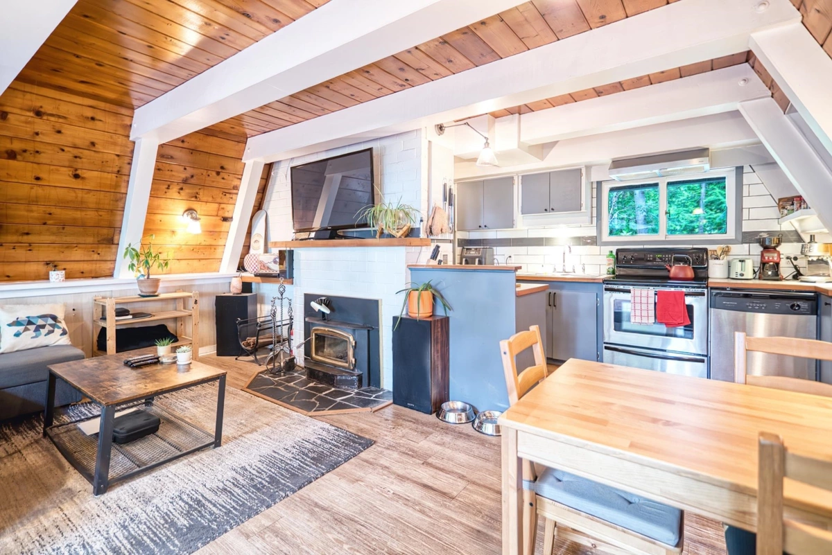 Living Room Photo of 6582 Sunshine Coast Highway, Sechelt, BC