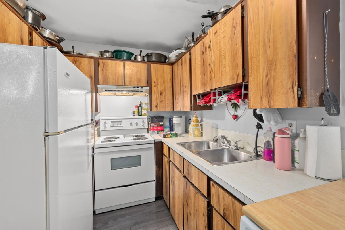 Walk-In Closet Photo of 174 2844 273 Street, Langley, BC