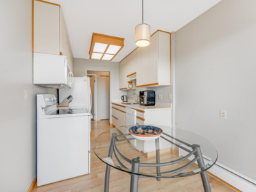 305 8760 No. 1 Road, Richmond, BC