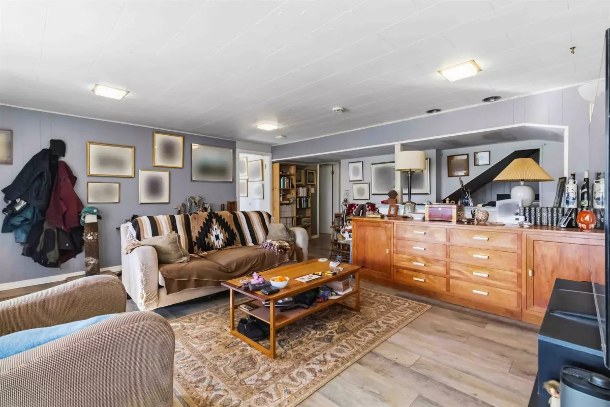 Kitchen Island Photo of 10005 Kenswood Drive, Chilliwack, BC