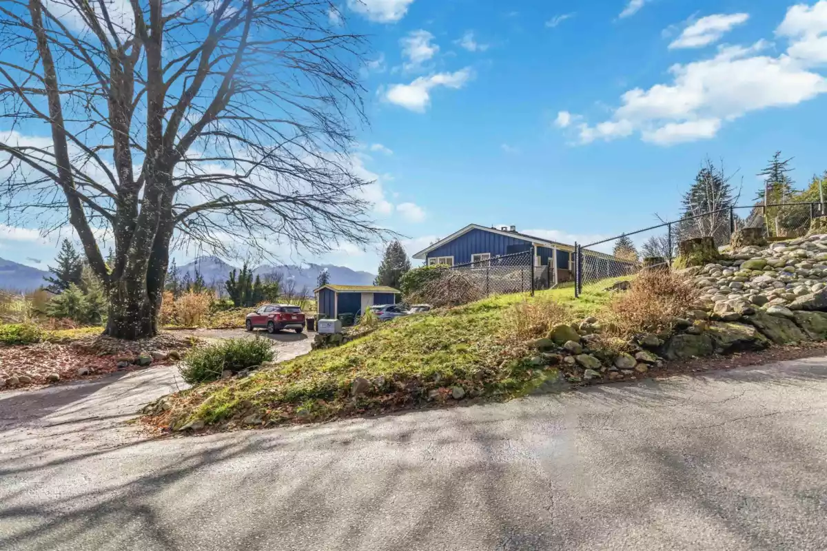 Living Room Photo of 10005 Kenswood Drive, Chilliwack, BC