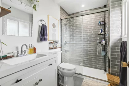 Guest Bathroom Photo of 10005 Kenswood Drive, Chilliwack, BC
