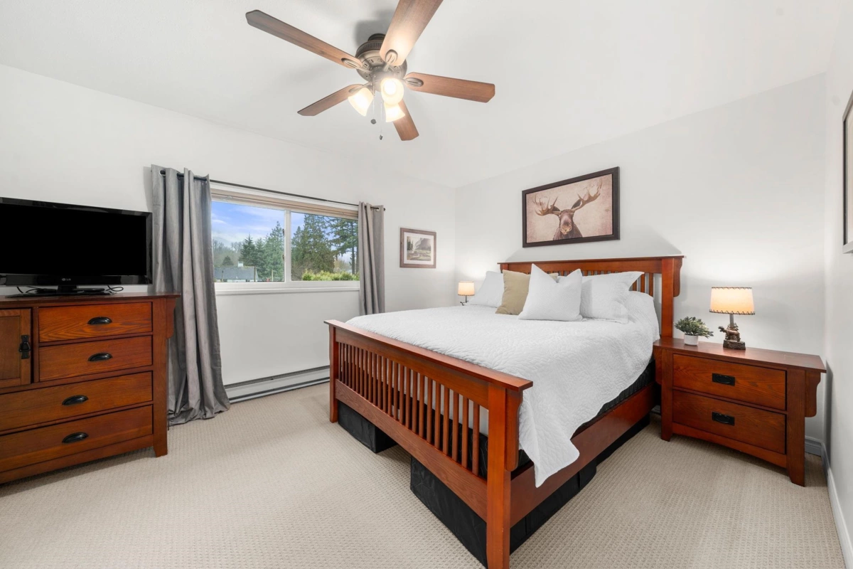 Bedroom 3 Photo of 3 1700 Mamquam Road, Squamish, BC