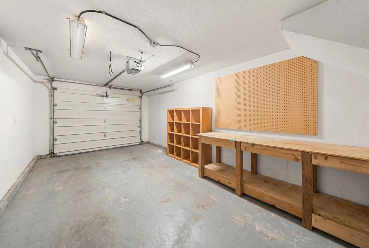 Front Yard Photo of 3 1700 Mamquam Road, Squamish, BC