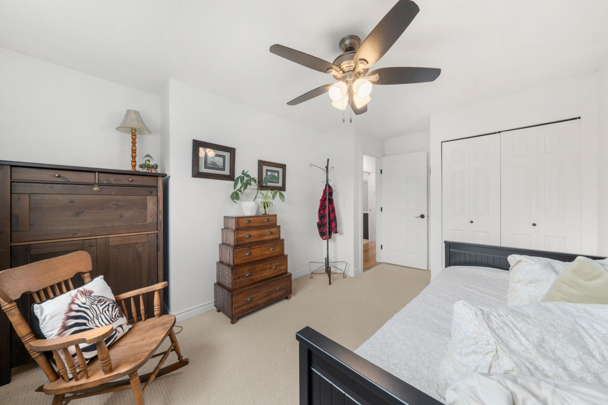Laundry Room Photo of 3 1700 Mamquam Road, Squamish, BC