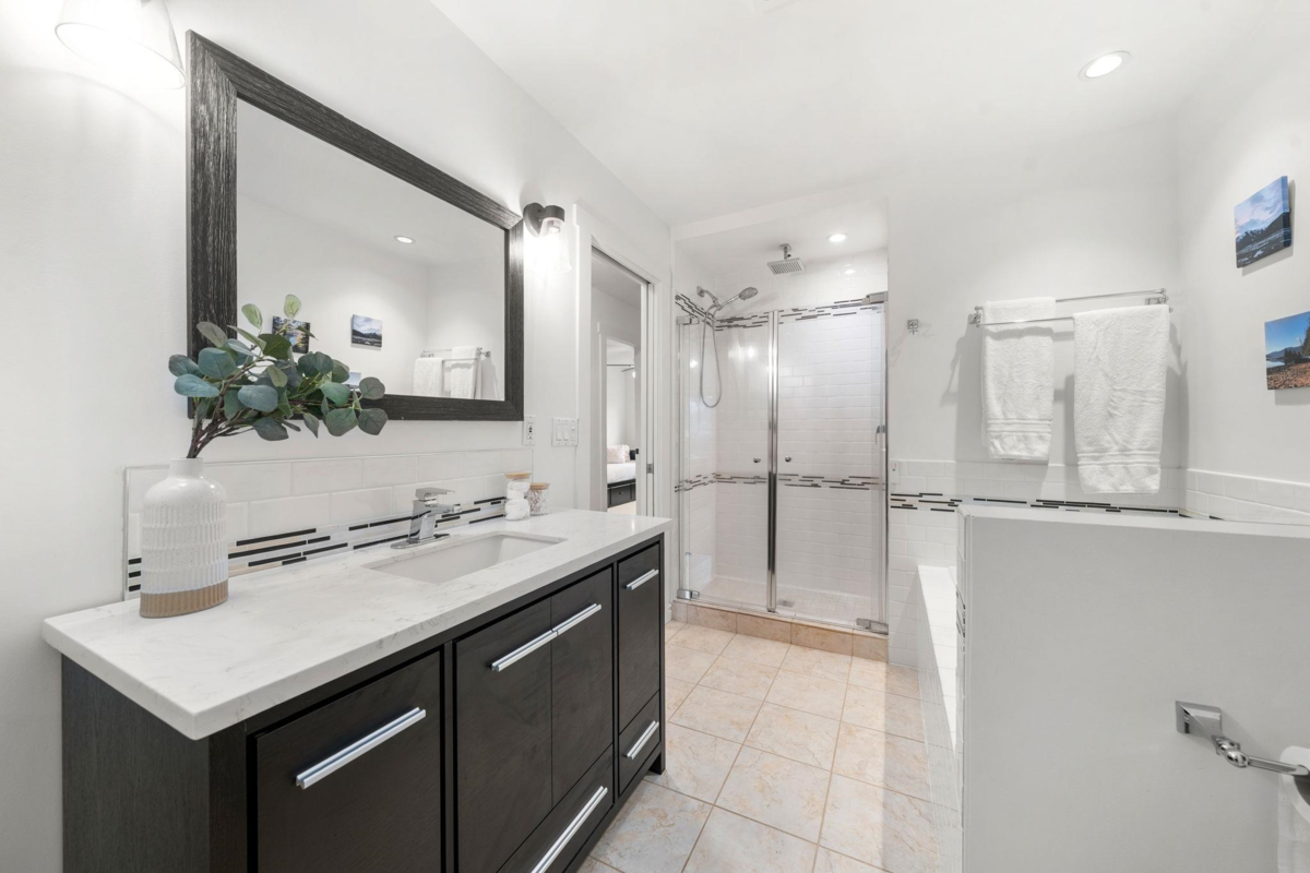 Powder Room Photo of 3 1700 Mamquam Road, Squamish, BC