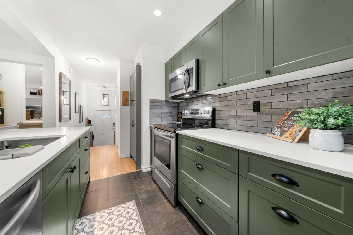 Primary Bedroom Photo of 3 1700 Mamquam Road, Squamish, BC