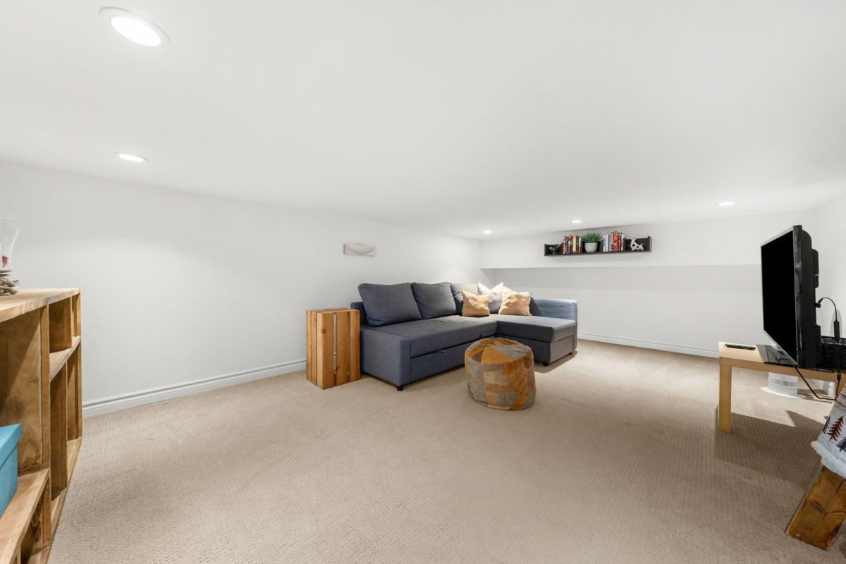 Staircase Photo of 3 1700 Mamquam Road, Squamish, BC