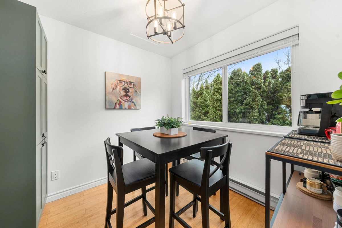 Walk-In Closet Photo of 3 1700 Mamquam Road, Squamish, BC