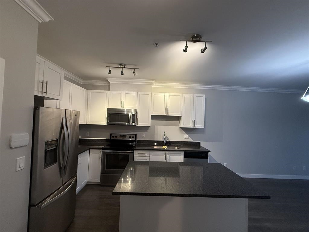 Dining Area Photo of 105 11580 223 Street, Maple Ridge, BC