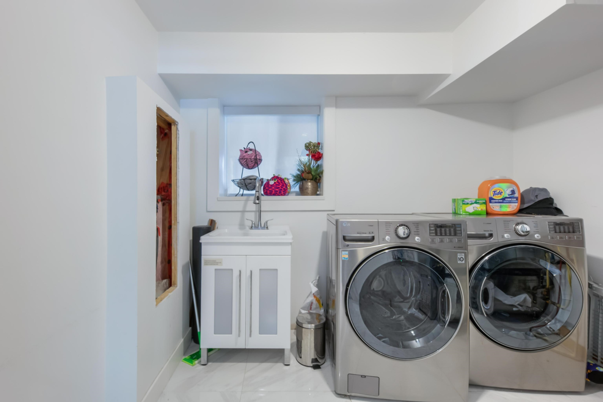 Hallway Photo of 23177 Willett Avenue, Richmond, BC
