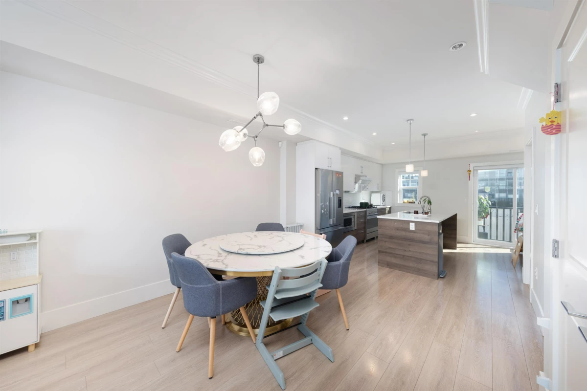 Loft / Bonus Room Photo of 9 9211 Mckim Way, Richmond, BC