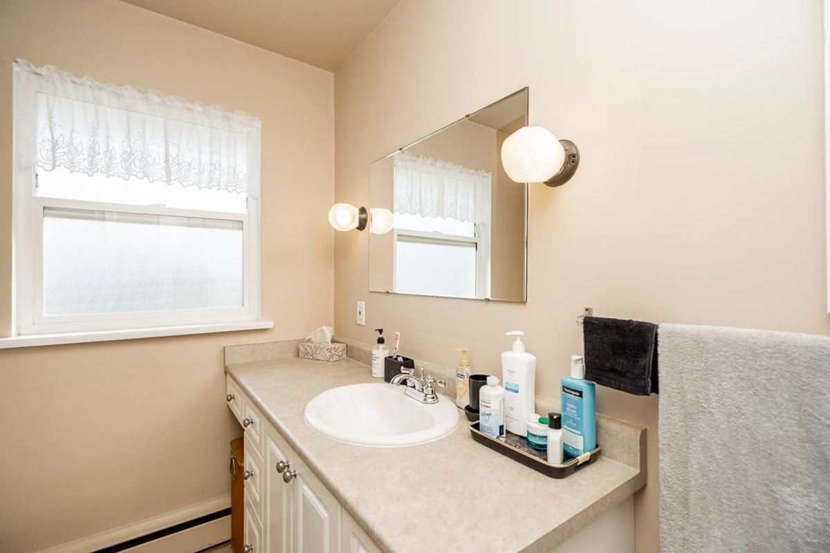 Bedroom 3 Photo of 1590 Westminster Avenue, Port Coquitlam, BC