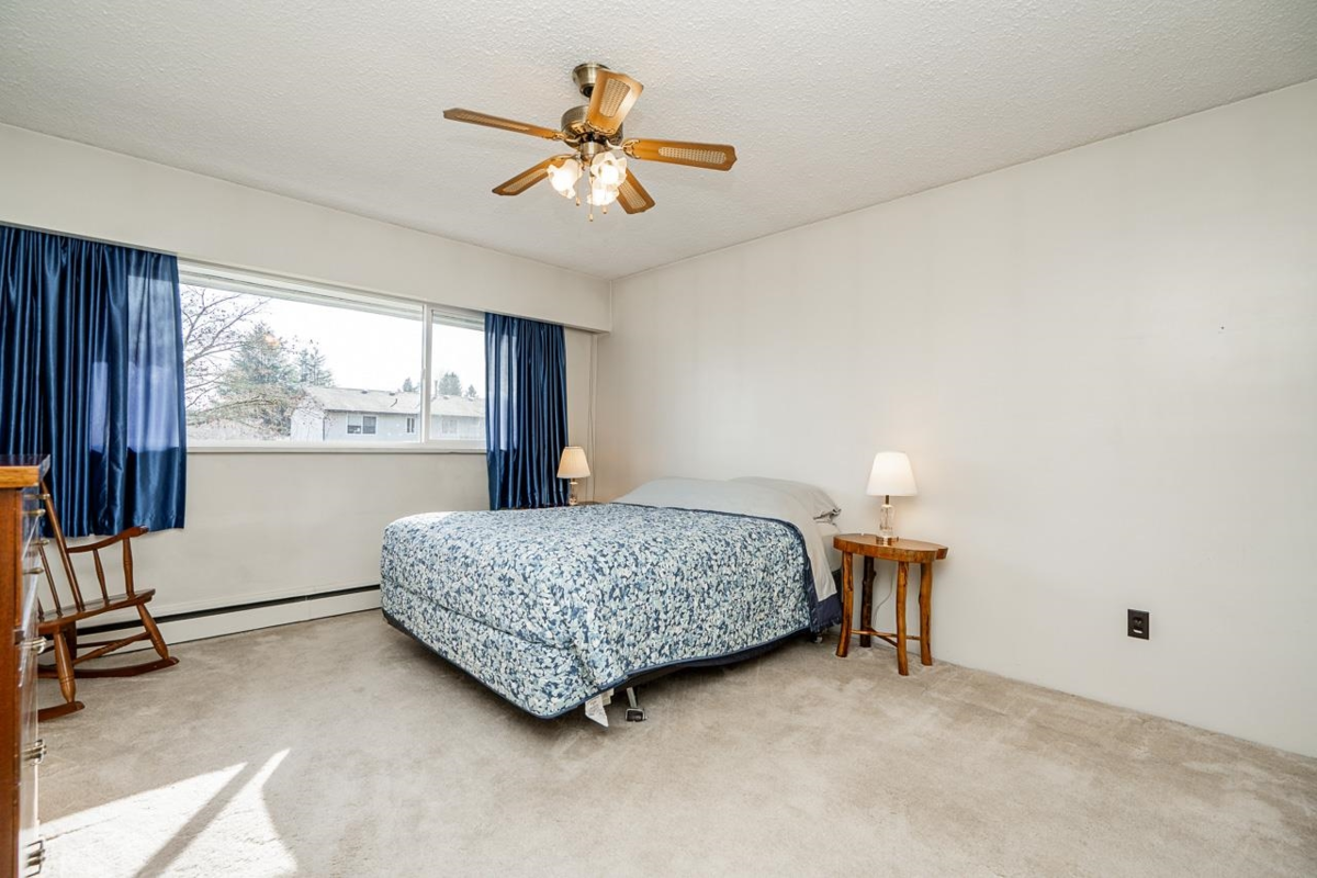 Breakfast Nook Photo of 1590 Westminster Avenue, Port Coquitlam, BC