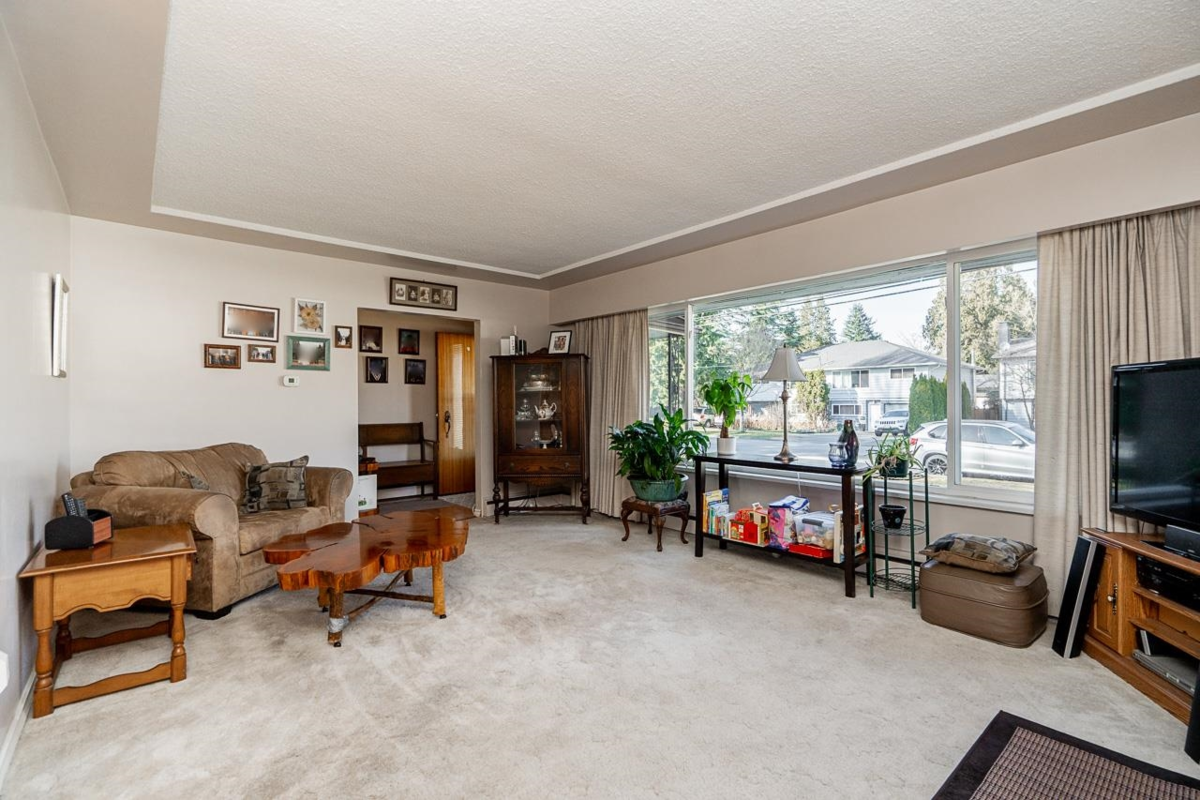 Family Room Photo of 1590 Westminster Avenue, Port Coquitlam, BC