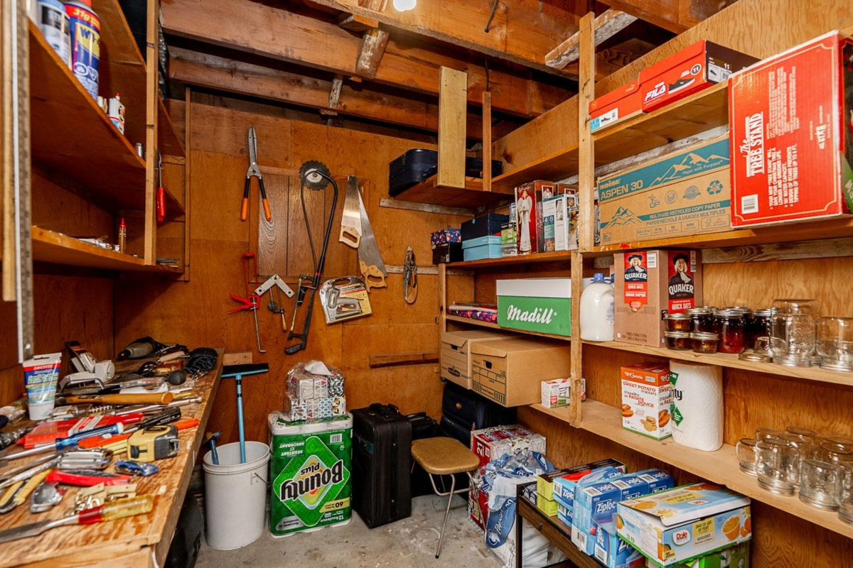 Office / Den Photo of 1590 Westminster Avenue, Port Coquitlam, BC