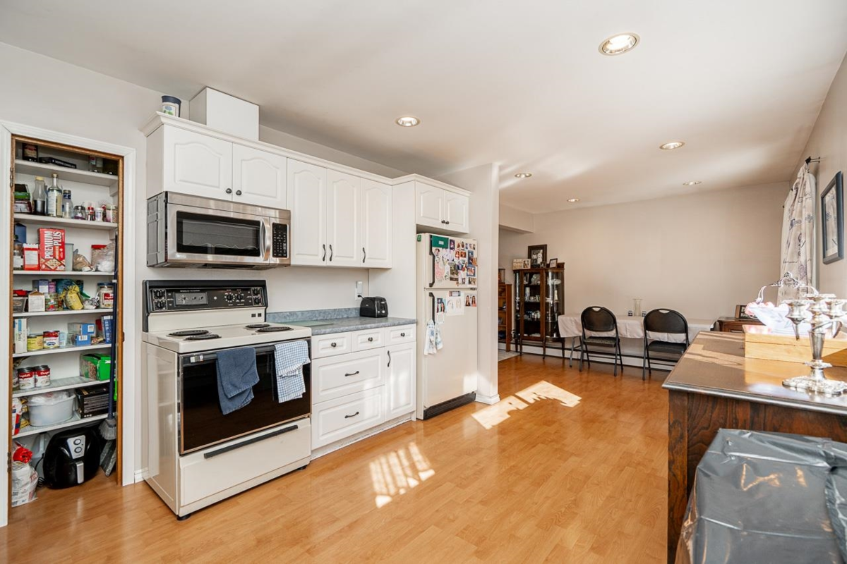 Pantry Photo of 1590 Westminster Avenue, Port Coquitlam, BC