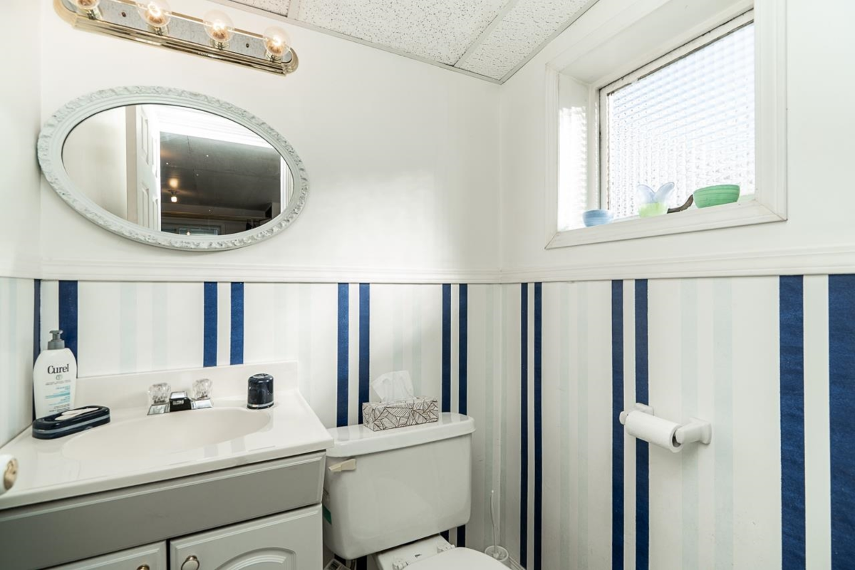 Powder Room Photo of 1590 Westminster Avenue, Port Coquitlam, BC