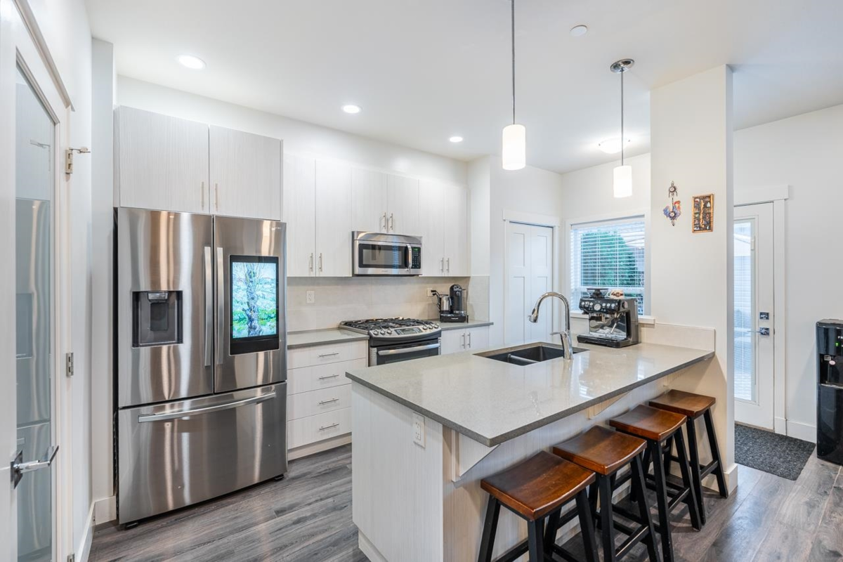 Bedroom 2 Photo of 11167 240th Street, Maple Ridge, BC