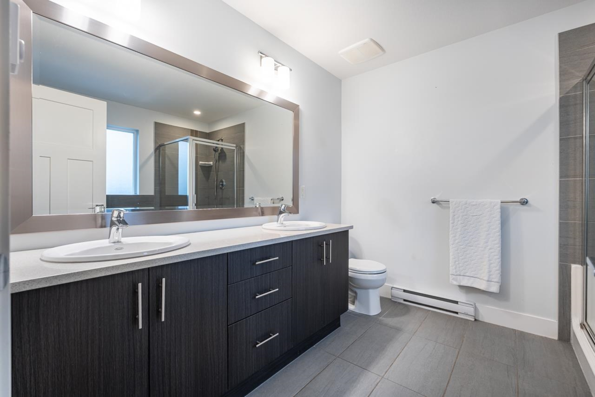 Entry Foyer Photo of 11167 240th Street, Maple Ridge, BC