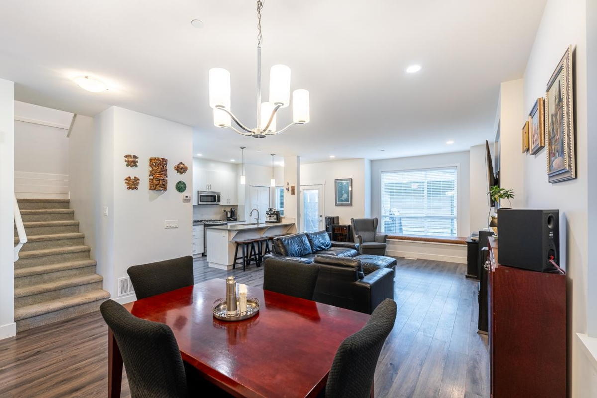 Family Room Photo of 11167 240th Street, Maple Ridge, BC