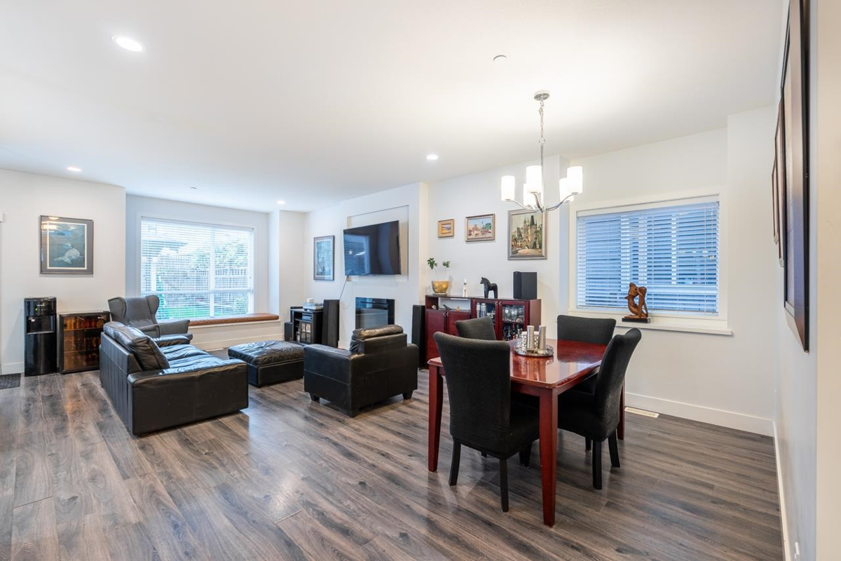 Kitchen Island Photo of 11167 240th Street, Maple Ridge, BC